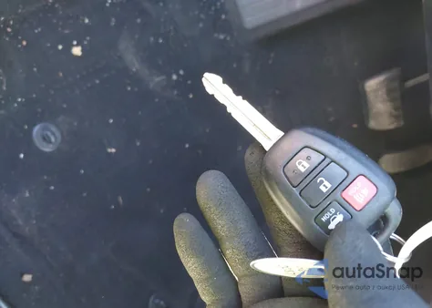 2016 Toyota Corolla Le z USA, uszkodzony, nr VIN 2T1BURHE2GC560328